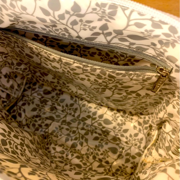 Holt Renfrew cosmetics bag with insert. Never used. - Picture 5 of 6